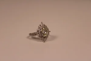 105 10084 Oval Vintage Style