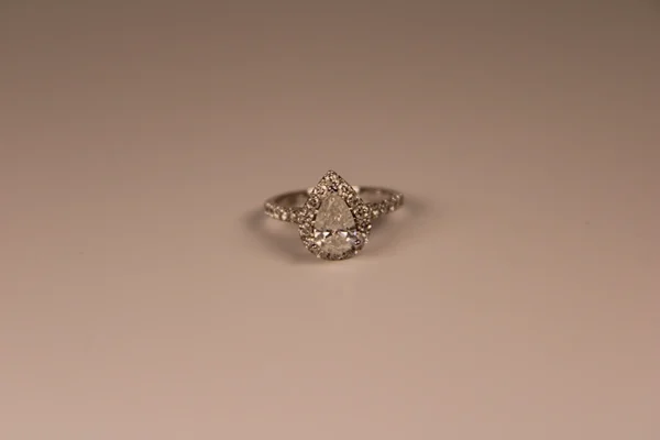 110 10114 Pear Halo Dia Ring
