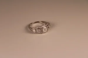 120 10044 5 Stone Em Cut Dia W Halos