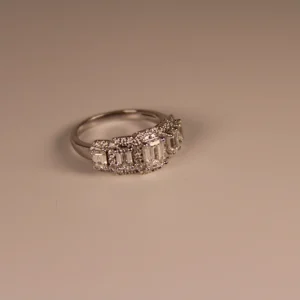 120 10044 5 Stone Em Cut Dia W Halos