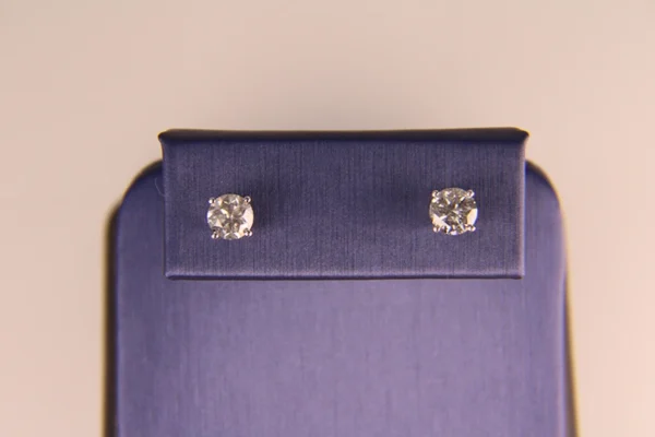 200 10043 Dia Studs 2.0 Tdw