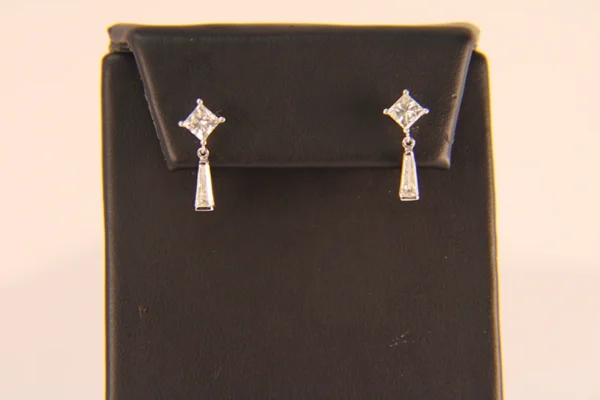 209 10016 Dia Dangle Earrings