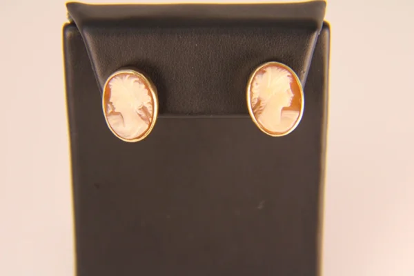 260 10002 Cameo Earrings