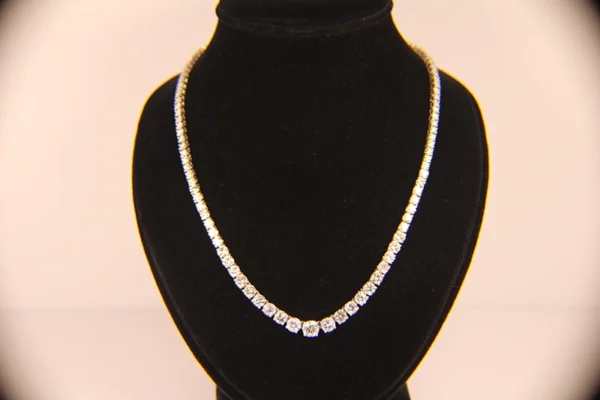 315 10000 Tdw 25 Necklace