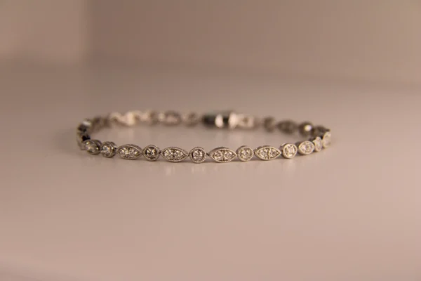325 10017 Rnd & Oval Dia Bracelet