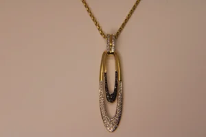 560 10000 Black & White Dia Necklace