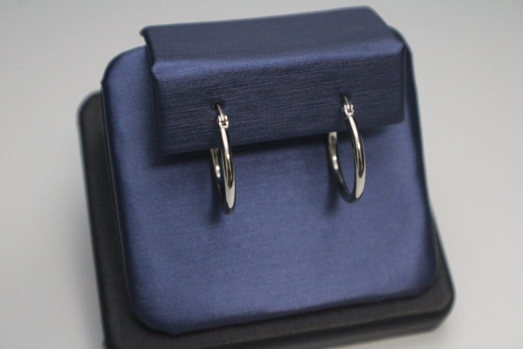 14KW Hoop Earrings