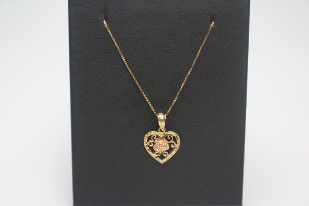 14KY Heart Pendant w/ Rose on a 14KY Box Chain 16"