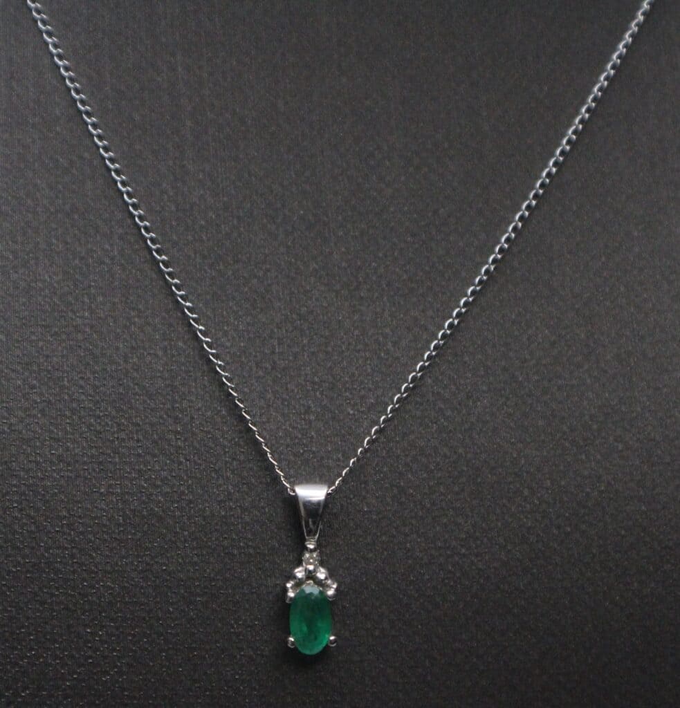 10KW Oval Emerald Pendant on a 14KW Cable Chain